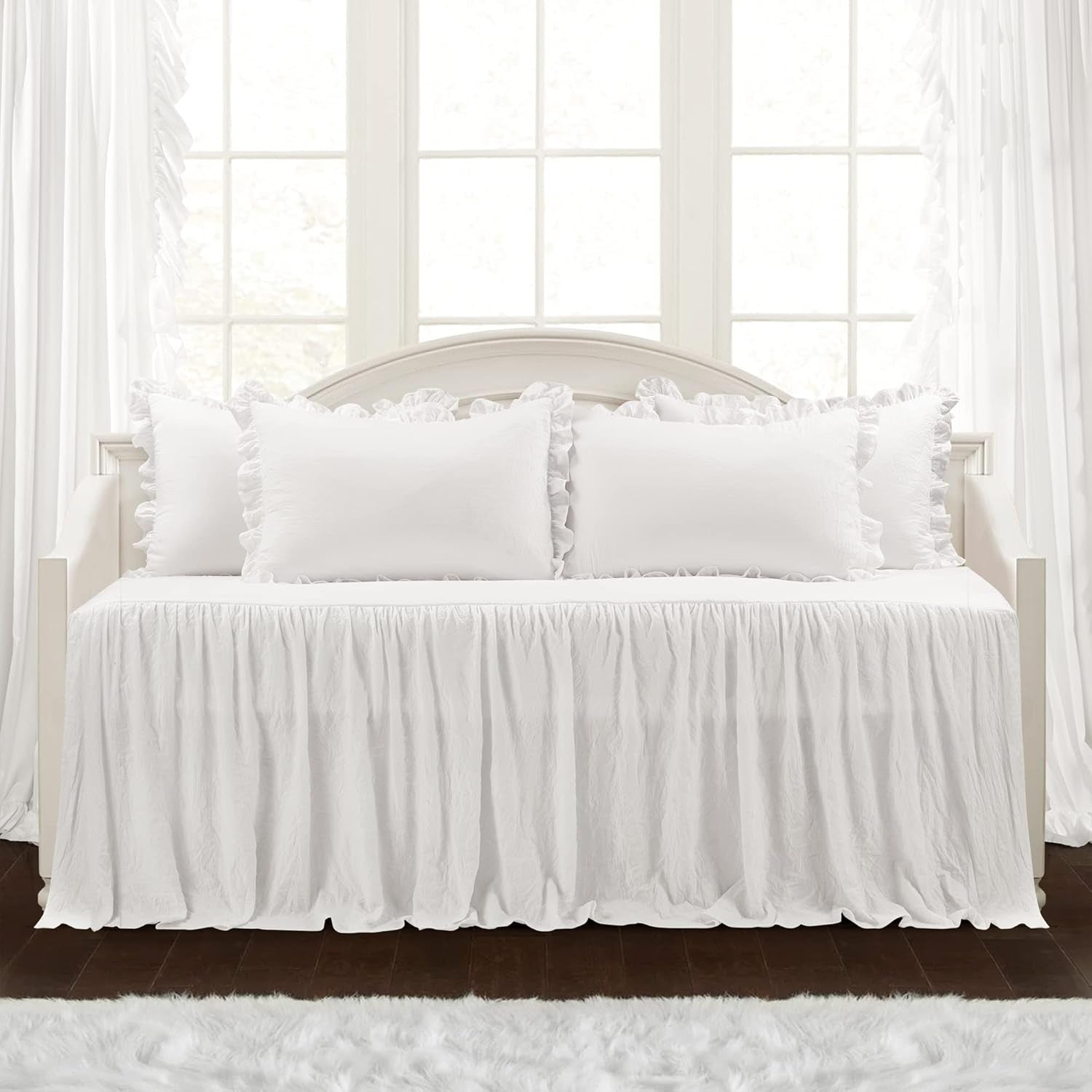 Lush Decor Volanger Kjol Sängkläder Set 3 delar Lyx Farmhouse Sängkläder Set Elegant charmig volanger detalj Tidlös stil och klassisk design Mjuk och lätt King Size Lush Decor Sängar och Täcken Vita (Twin Day Bed)