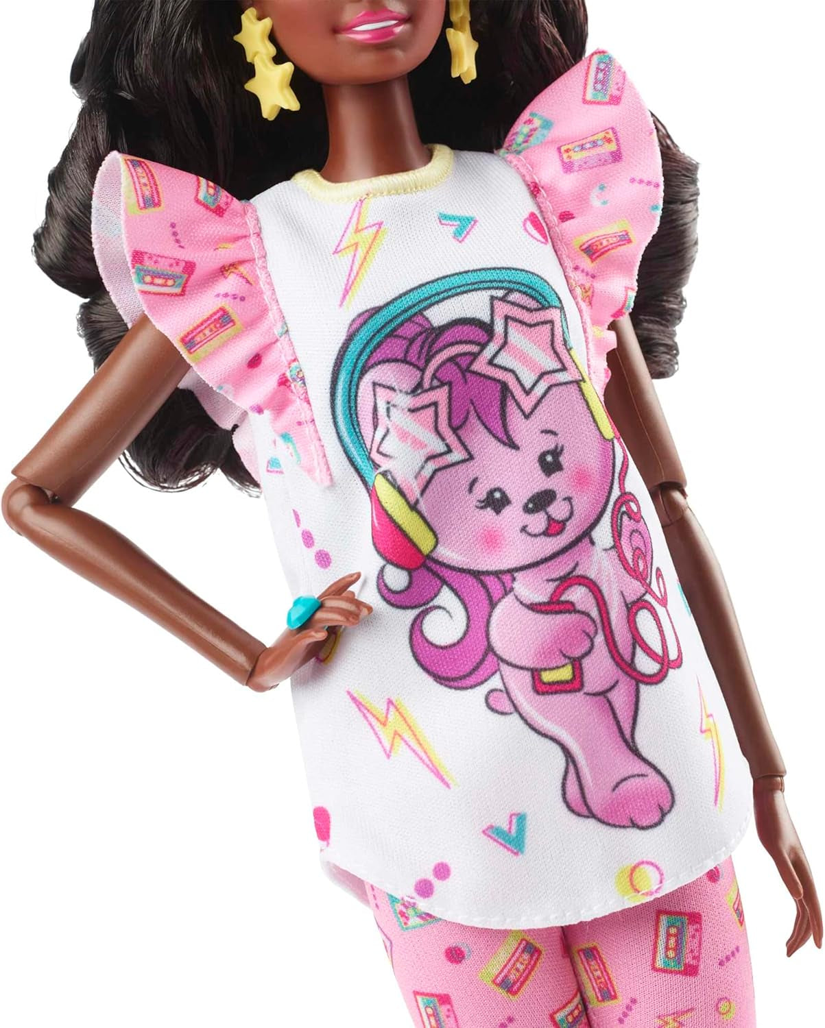 Barbie Rewind - Nostalgisk samlarfigur i 80-talsstil med vackert hår och kläder, inkluderar TV, popcorn och telefon, för fans och samlare, HJX19