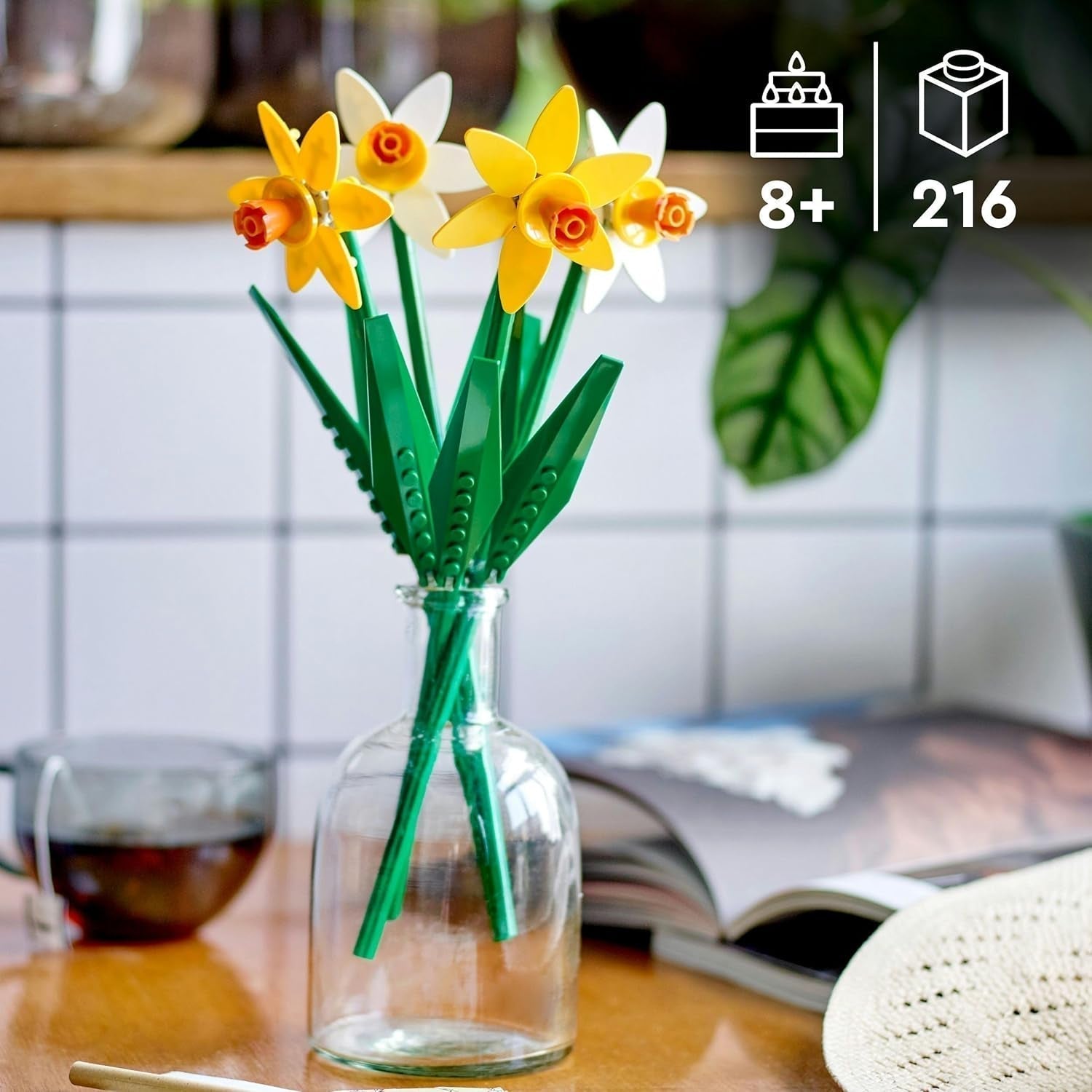 Påskliljor LEGO Botanicals - Påskpresenter för flickor och pojkar - Konstgjorda blommor för barn - Blombukett som dekoration i rummet eller på kontoret - Present för kvinnor - 40747 Byggset Besuche den LEGO-Store