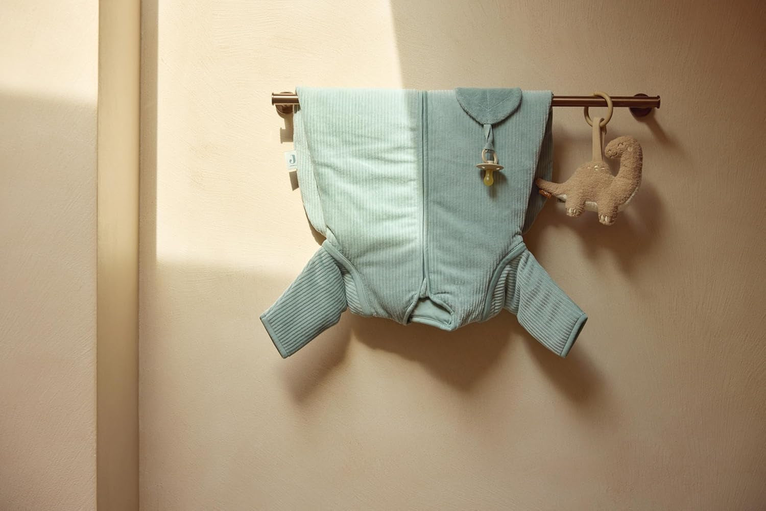 Jollein baby play train Roarsome - För upphängning - Barnvagnsleksak - Babybilbarnstolleksak - Barnvagnstillbehör - Dinos och löv Bebe Toys Naty Shop