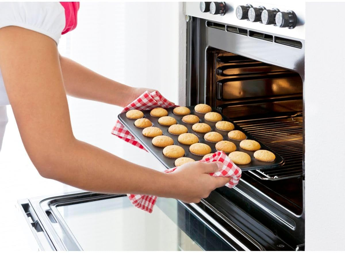 Zenker 6541 Black Metallic 24Er Mini-Muffinform – Antihaftbeschichte Für Perfekte Mini-Muffins, Ø 4,5 Cm, ​​tillverkad i Tyskland Formar och bakplåtar Naty Shop