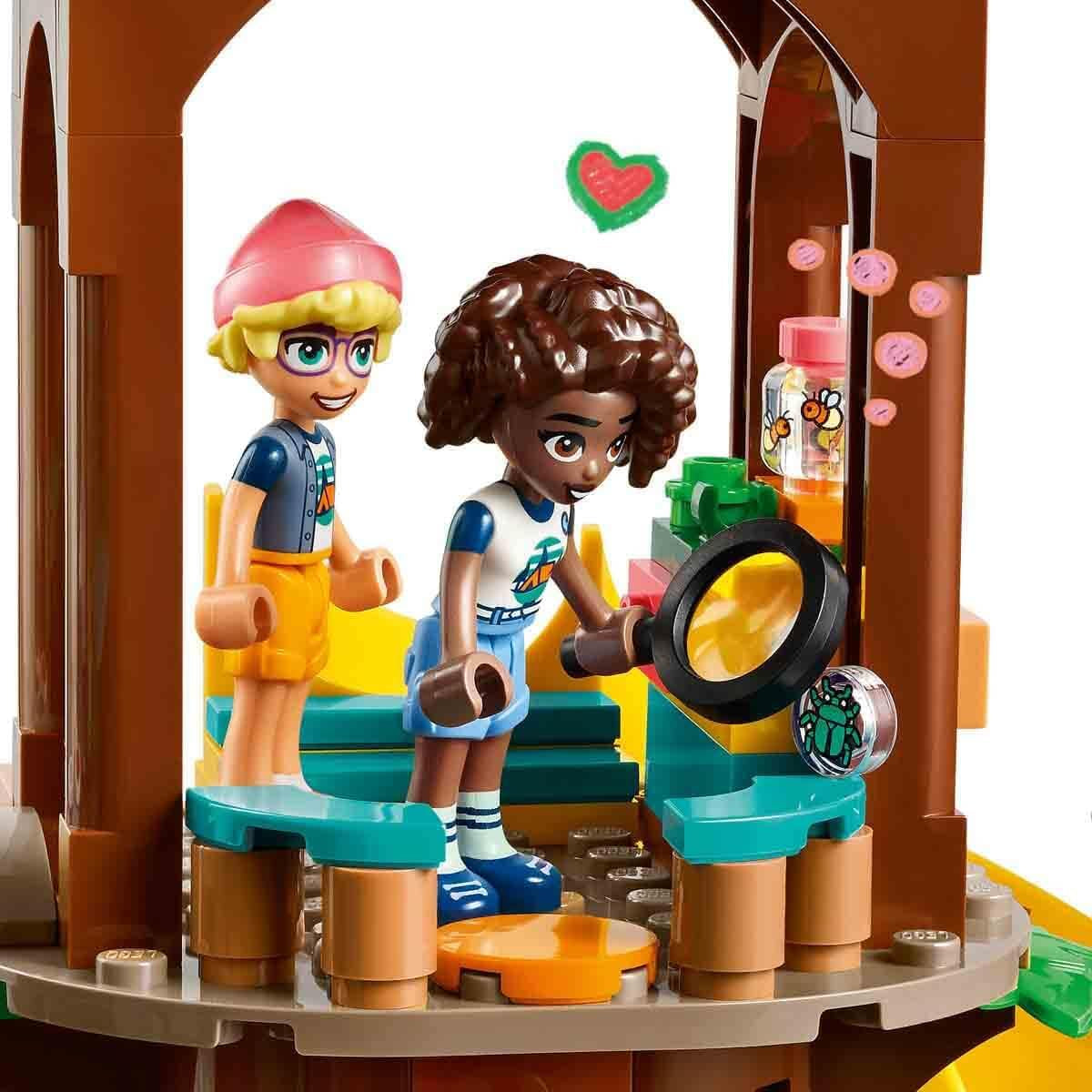 LEGO Friends trädkoja på äventyrsläger, lekset för flickor och pojkar 8 år gamla med 5 figurer och 5 djur, presentidé för kreativa spel, sportleksaker, dockhus 42631 Byggset Besuche den LEGO-Store