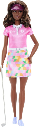 Barbie brunett golfdocka i avtagbar rosa poloklänning, golfuniform, inkluderar keps och golfklubbstillbehör, JCR69