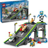 LEGO City Inga gränser: Tvållåda Race med ramp - Byggleksak för pojkar och flickor från 6 år - Set med 2 tvålådor och 4 Racer-minifigurer - Presentidé för barn 60460 Byggset Besuche den LEGO-Store Standardtitel