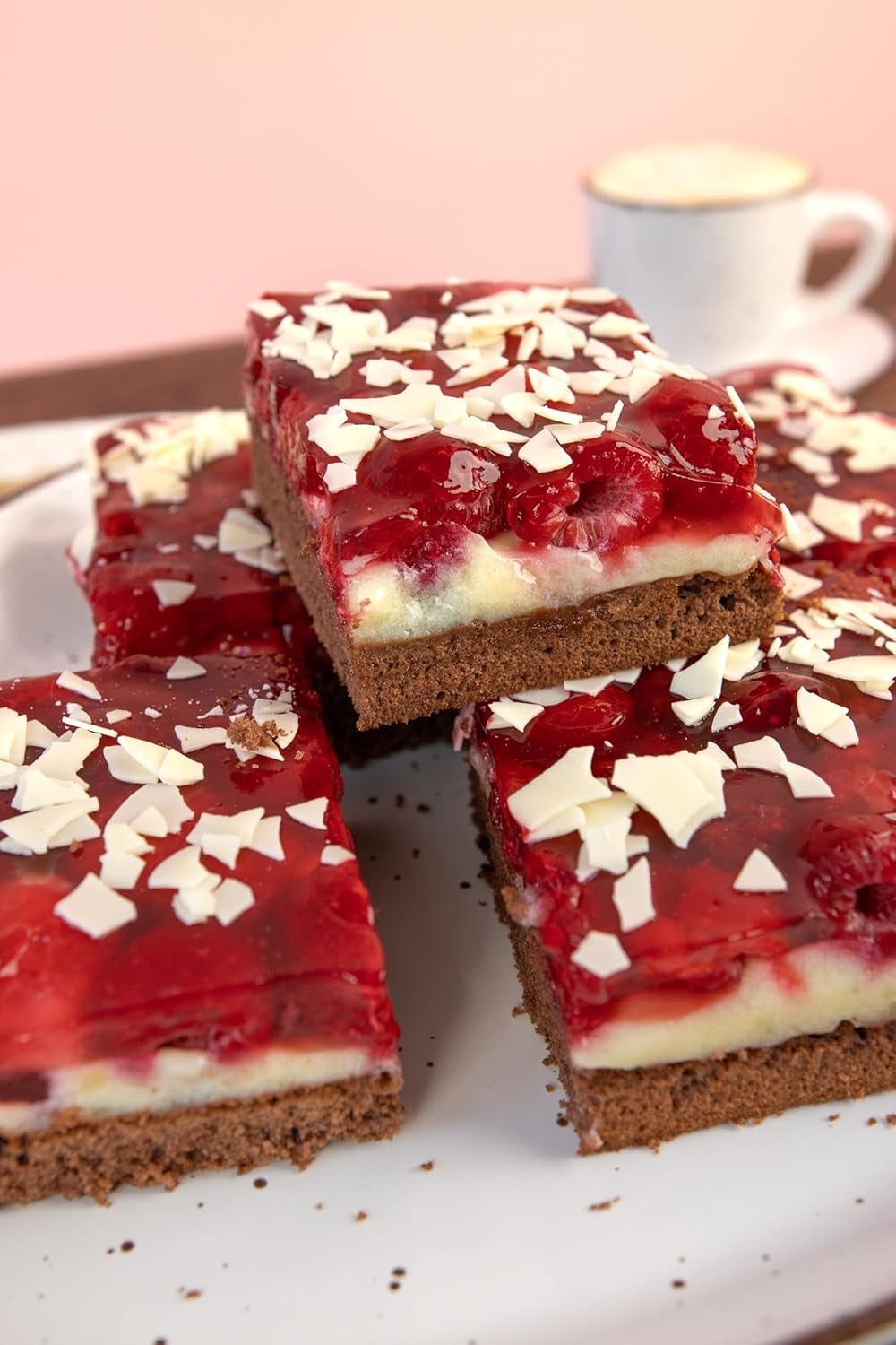 RUF Kleiner Himbeer-Schokokuchen, Mini-Kuchen Mit Feiner Puddingcreme, Himbeeren Und Weißen Schokoraspeln, Inkl. Bakform, 1X252G Blandning för bakning och matlagning Naty Shop