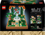 LEGO Icons Fountain Garden - Byggsats i miniatyr för vuxna med löv, cypresser, träd, vinstockar, blommor - Kreativ födelsedagspresent, inflyttningspresent för kvinnor, män - 10359 Byggset Beuche den LEGO-Store