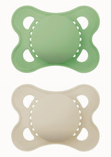 MAM naturgummi napp, 2-6 månader, med symmetrisk napp, platt och flexibel, med självsteriliserande låda, neutral matt, 2 st.
