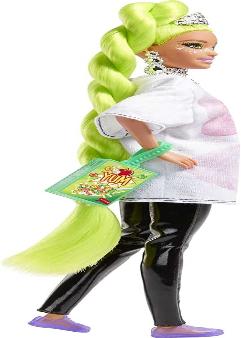Barbie HDJ44 - Extra #11 docka i överdimensionerad T-shirt och leggings med papegoja, extra långt neongrönt hår och tillbehör, flexibla leder, presentleksak för åldrarna 3+ Naty Shop Dolls