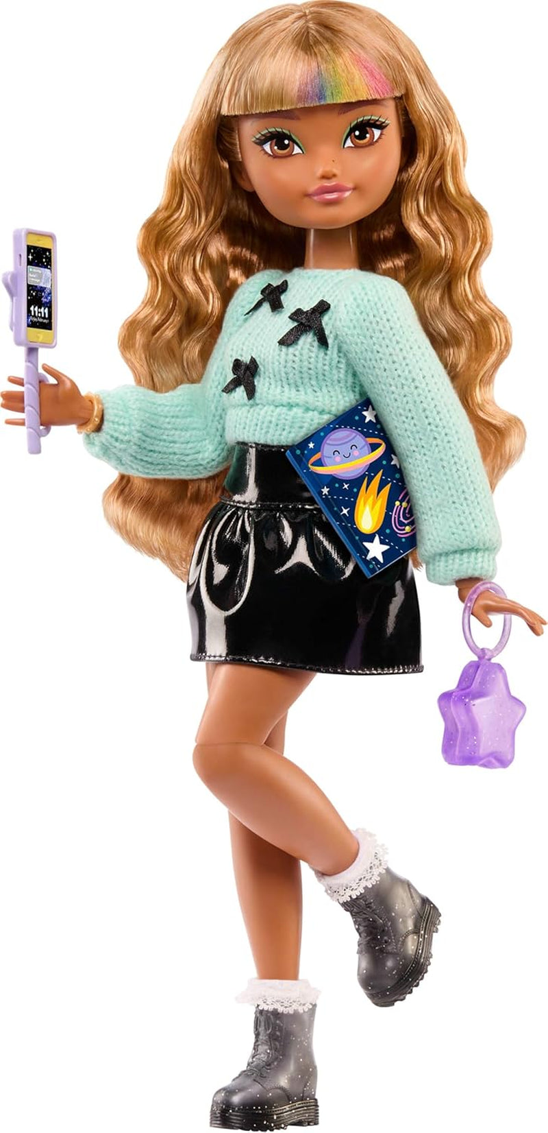 Barbie Dream Besties docka och tillbehör, Zia modedocka med avtagbara arrangemang och vågigt brunt hår, 7-delad hår och måne, JGG36