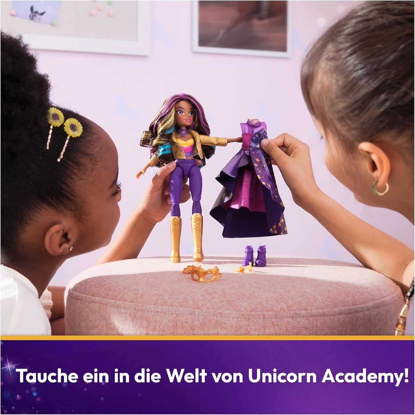 Unicorn Academy Deluxe Masquerade Ball - Sophia Original Doll från den populära Netflix-serien, 24 cm lång, med 2 outfits och tillbehör, från 4 år och uppåt