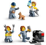 LEGO City skrotgård med bilar - leksak med skrotpress och kran, 2 leksaksbilar, 4 fungerande minifigurer och kontorsbyggnad - födelsedagspresenter för pojkar och flickor från 8 år 60472 Besuche den LEGO-Store byggset