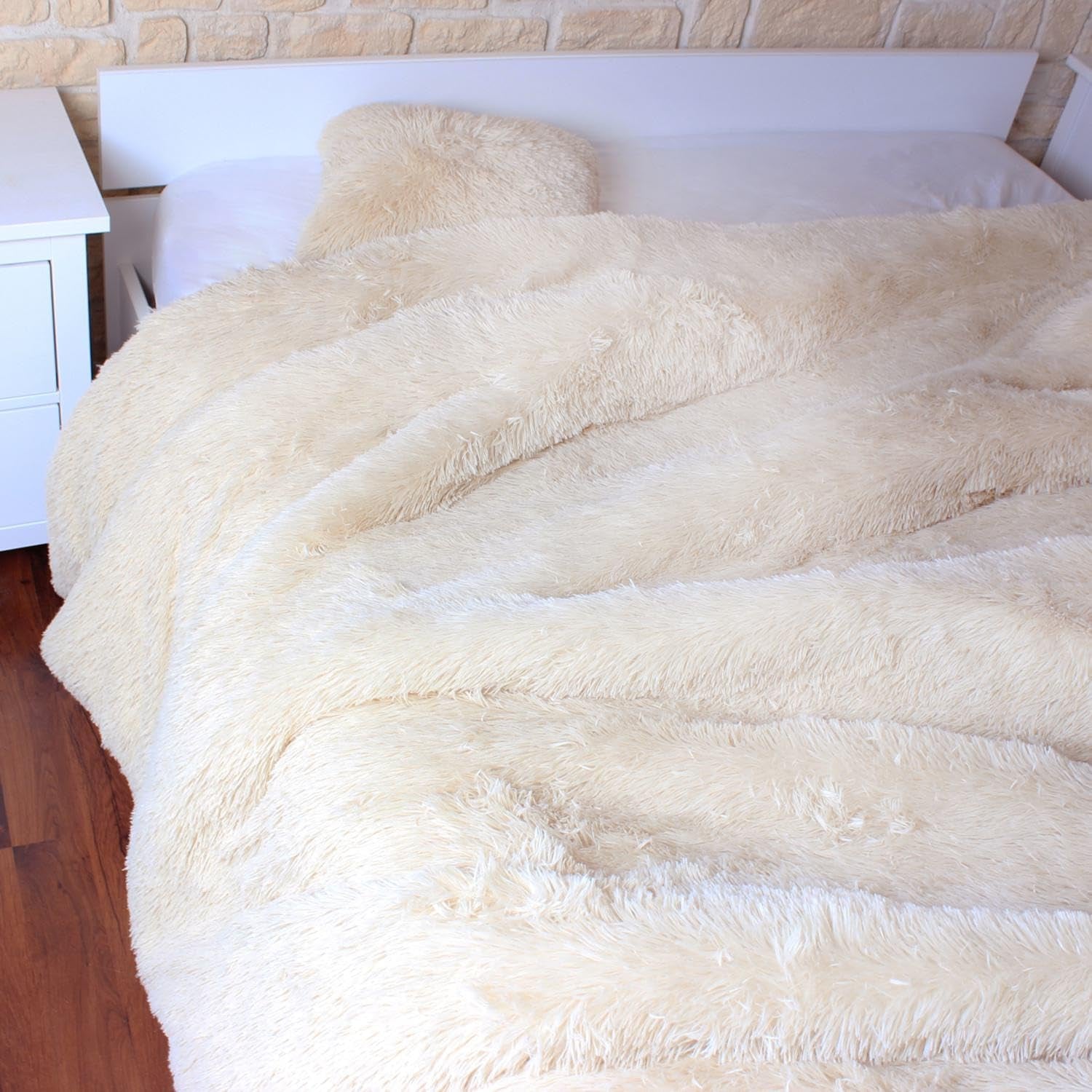 HOME DECO FACTORY Quilt med långt hår, 220Cm X 240Cm, beige Täcken och täcken Naty Shop