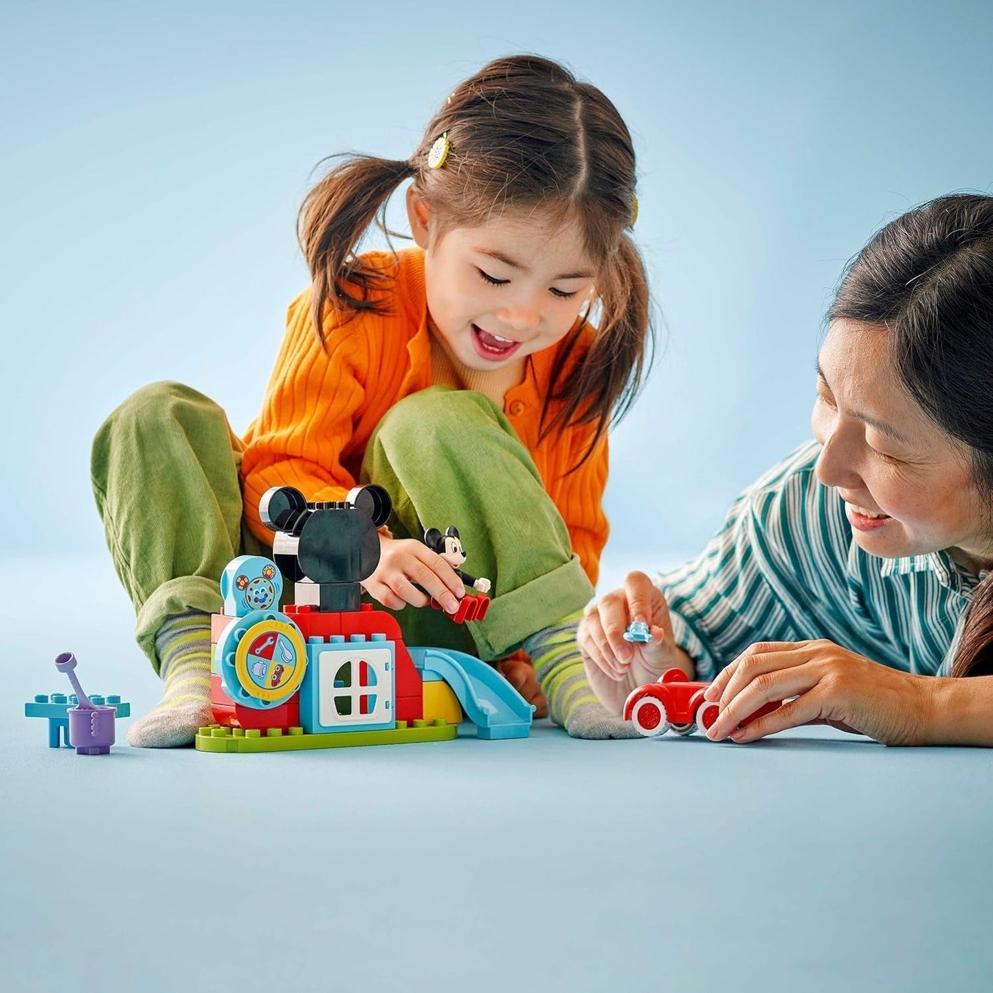LEGO DUPLO - Disney Piggs klubbhus och bil - pedagogisk leksak för förskolebarn - byggset med 2 minifigurer, inklusive Musse Pigg och datortudlar - presentidé för pojkar och tjejer från 2 år 10454 Byggset Beuche den LEGO-Store