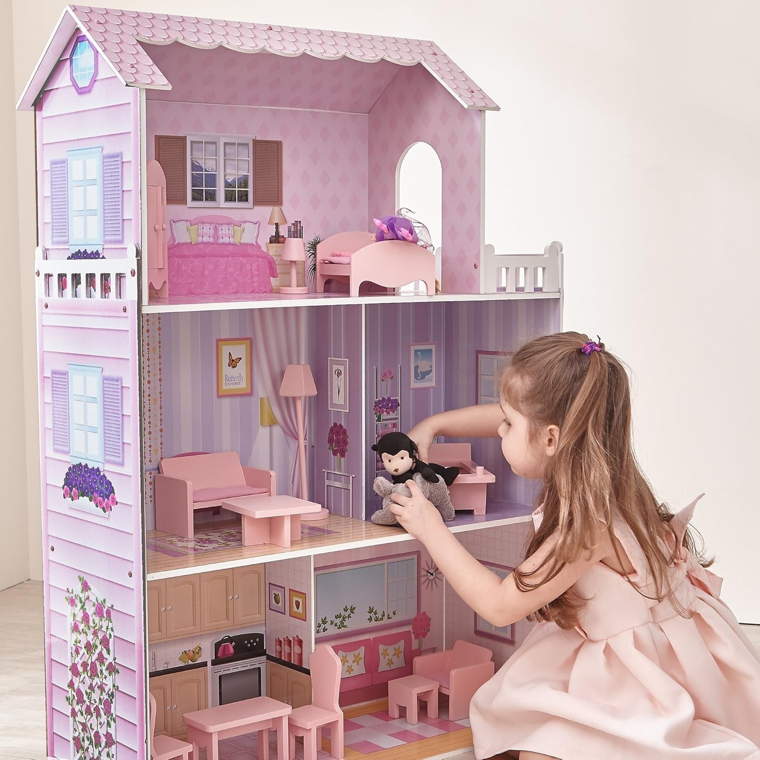 Olivia's Small World Giant Dollhouse, Stort trädockhus med möbler och tillbehör, 3-vånings dockhus för barn, dockhus för 12" dockor, 3 år + Naty Shop Dollhouses