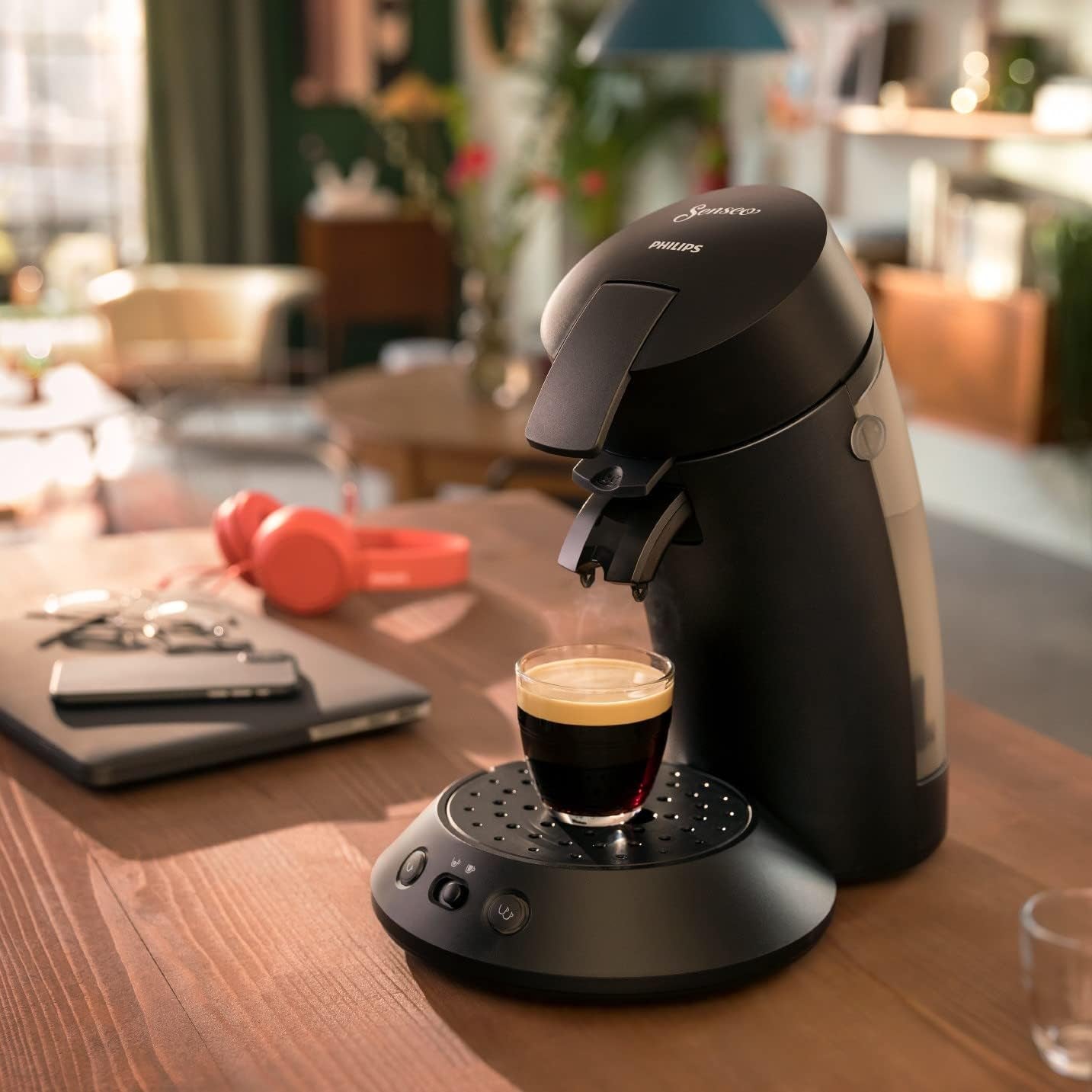 PHILIPS Original Plus Eco kapselespressomaskin, val av kaffeintensitet, Coffee Boost-teknik, 80 % återvunnen plast*, 45 % minskad energiförbrukning**, 2 koppar samtidigt, pianosvart (CSA210/22)