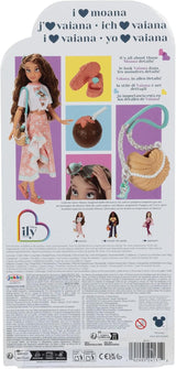 Vaiana docka med tillbehör, 29cm, 13 artikulationspunkter, officiellt licensierad av Jakks Pacific. Komplett med kombinerbara tillbehör och en gnistrande Mickey-ring!