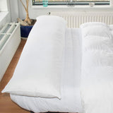 Bleu Calin platt svamp gjord av memory foam och polyesterfiber, vit 160 X 40 cm Naty Shop standardkuddar