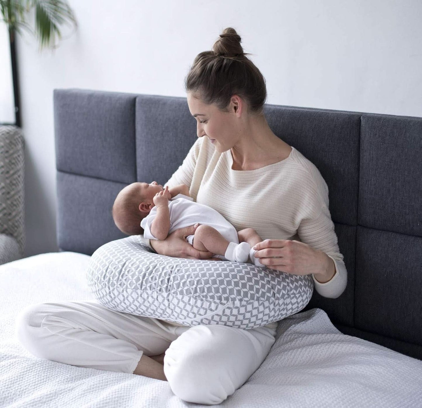 Ergonomisk amningskudde, Oeko-Tex Standard 100, beige Tillbehör Mat och amning Bebe Naty Shop