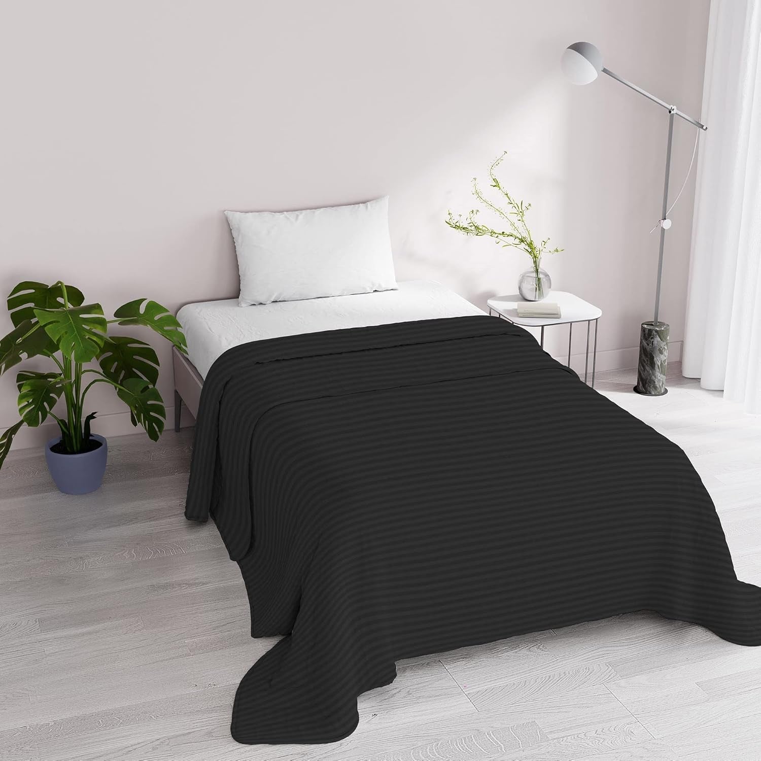 Sommartäcke Satin Stripes, polyester, kräm, 260X250 Cm Täcken och täcken Naty Shop Svart 170X250 Cm