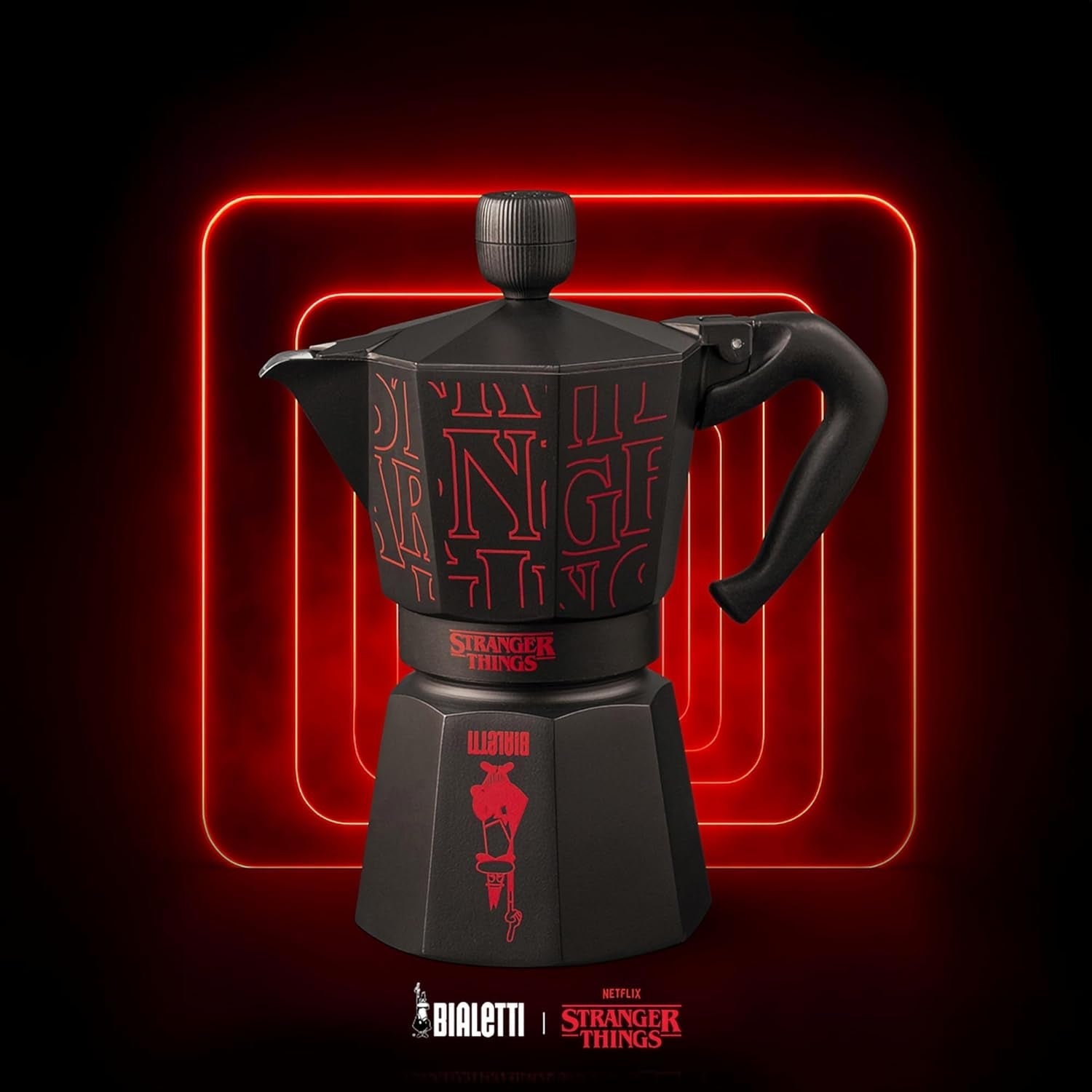 Bialetti Moka Express Stranger Things 6-kopps kaffebryggare, musikknapp med USB-C-laddningsfunktion, inte lämplig för induktionshällar, 6 koppar (270 ml), svart