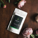 Moya Matcha ekologiskt grönt tepulver | 100 g traditionell ceremonikvalitet 30 g | Ekologiskt odlat och skördat i Uji, Japan | Perfekt att dricka till vatten, matcha lattes, smoothies och lemonader