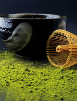 Ekologisk premiummatcha från Japan, ceremoniell kvalitet, fri från bekämpningsmedel, extra fint pulver i 30 g låda, intensiv och delikat smak av grönt te, lämplig för latte, smoothie, ceremoniell kvalitet