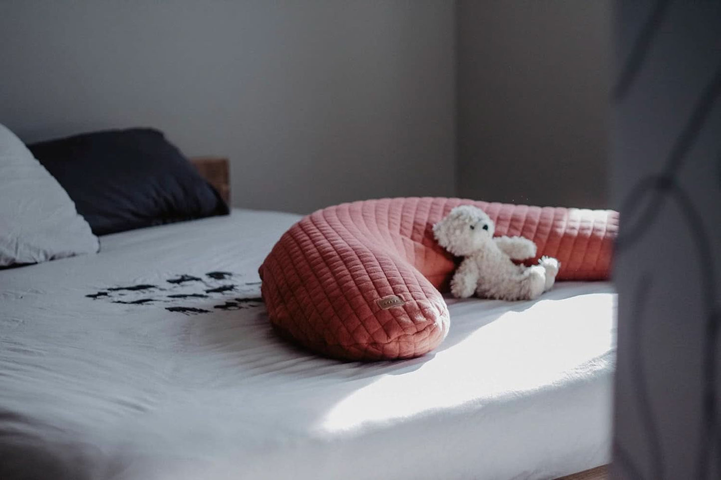 Red Castle - Gravid- och amningskudde, 170 cm Tillbehör Mat och amning Bebe Naty Shop
