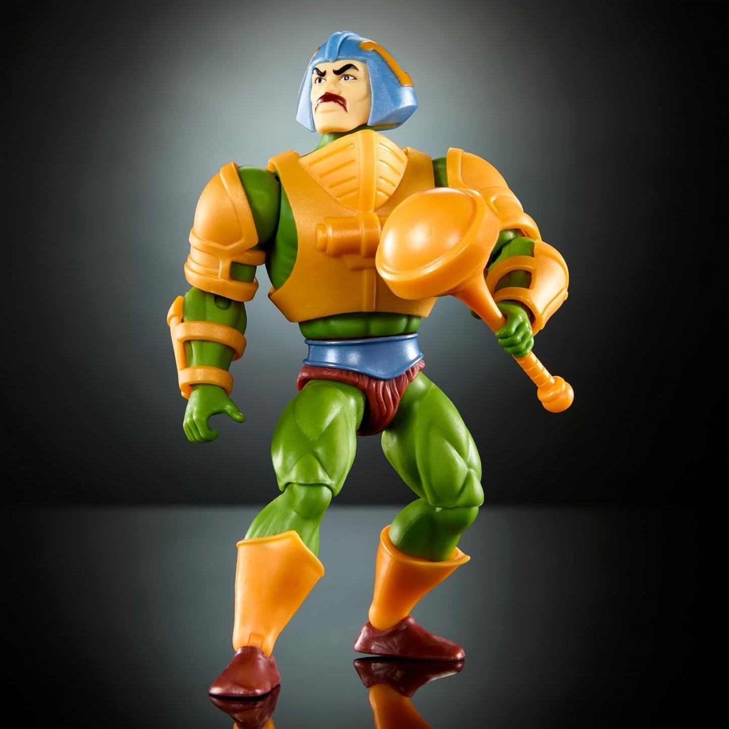 Masters of the Universe Origins Toy, Man-At-Arms Duncan Actionfigur från Cartoon Collection, Höjd ca. 14 cm, hjälte med avtagbar rustning och tillbehör, HYD25 Actionfigurer Naty Shop