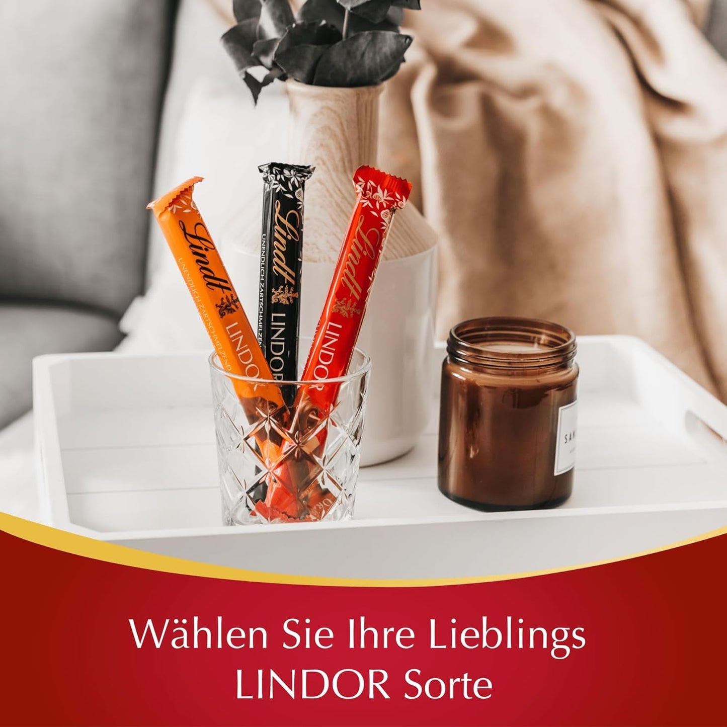 Lindt Choklad | LINDOR mjölkchokladstavar, Kampanjerbjudande | 100g | 4 LINDOR mjölkchokladkakor med fyllning som smälter i munnen | Chokladstavar (förpackning med 3)
