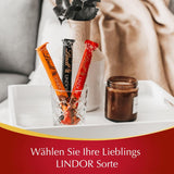 Lindt Choklad | LINDOR mjölkchokladstavar, Kampanjerbjudande | 100g | 4 LINDOR mjölkchokladkakor med fyllning som smälter i munnen | Chokladstavar (förpackning med 3)