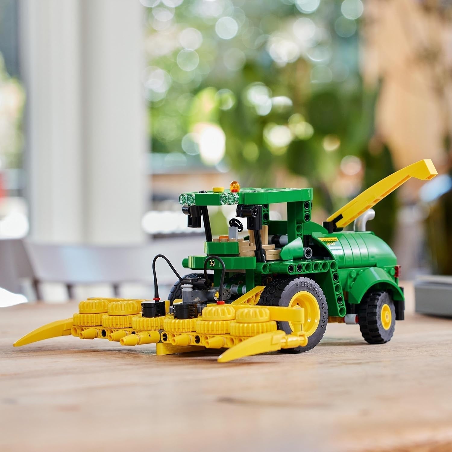 LEGO Technic John Deere 9700 vallskördare Barn leksakstraktor Gårdsset Fordonsmodell med realistiska funktioner Present för pojkar och flickor 9 år gamla 42168 Byggset Besuche den LEGO-Store