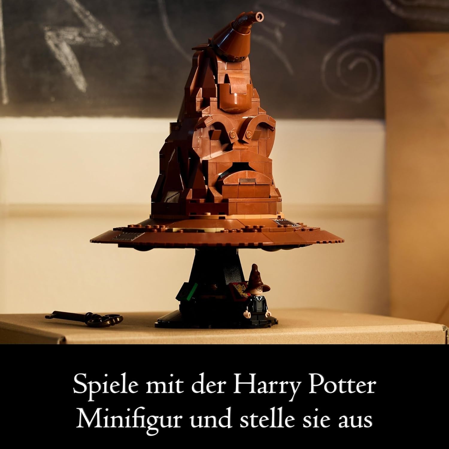 LEGO Harry Potter Talking Hat Hogwarts Modell Vuxen Film Present till Kvinnor Män Mamma Pappa Med 31 slumpmässiga ljudkombinationer Sorterar in dig i ditt Hogwarts-hus 76429 Byggset Besuche den LEGO-Store