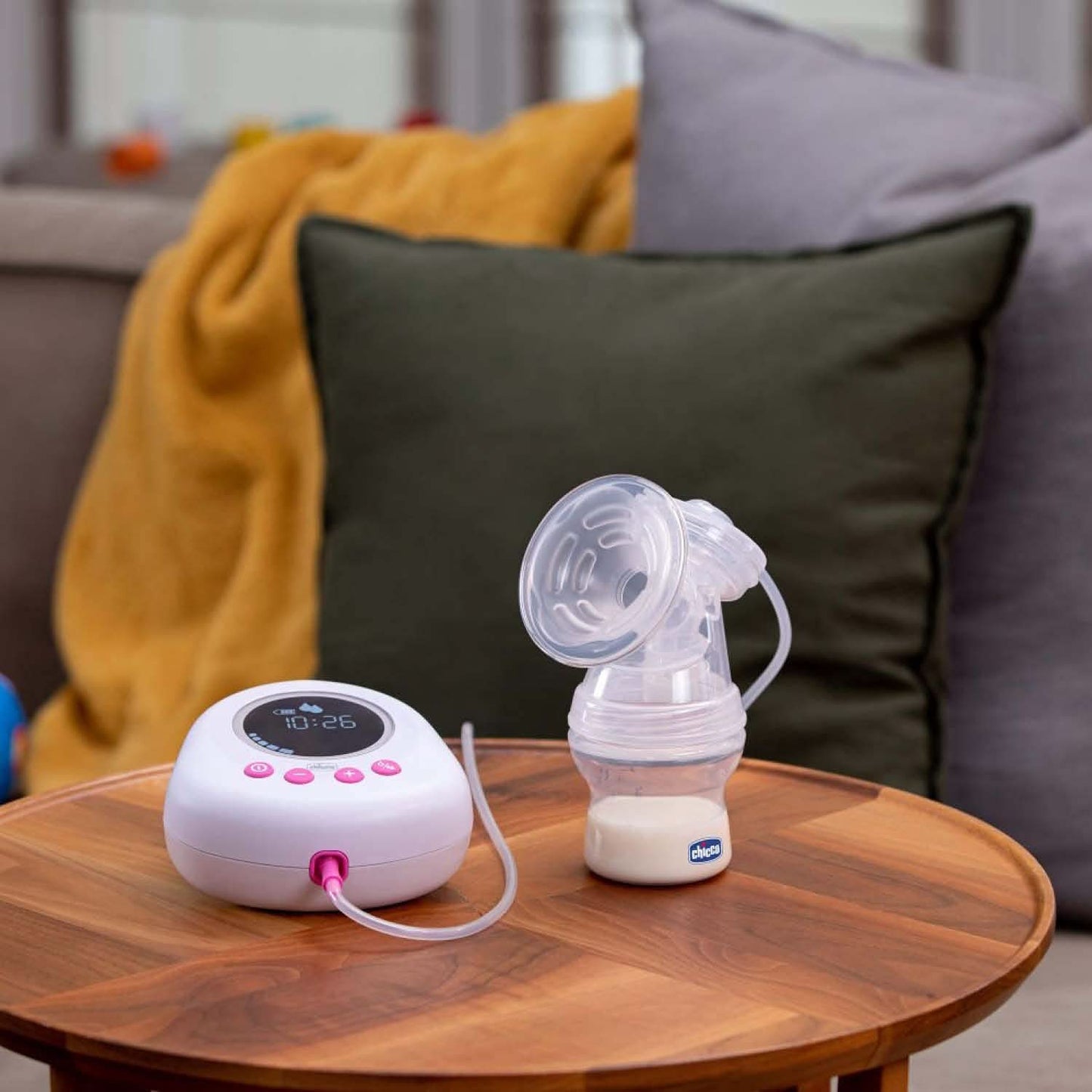 Chicco elektrisk bröstpump med stimulerings- och extraktionsfaser, 10 intensitetsnivåer, bekväm och snabb, ergonomisk form, med lutande spene och tätt lock, vit, 150 ml Tillbehör Mat och amning Bebe Naty Shop