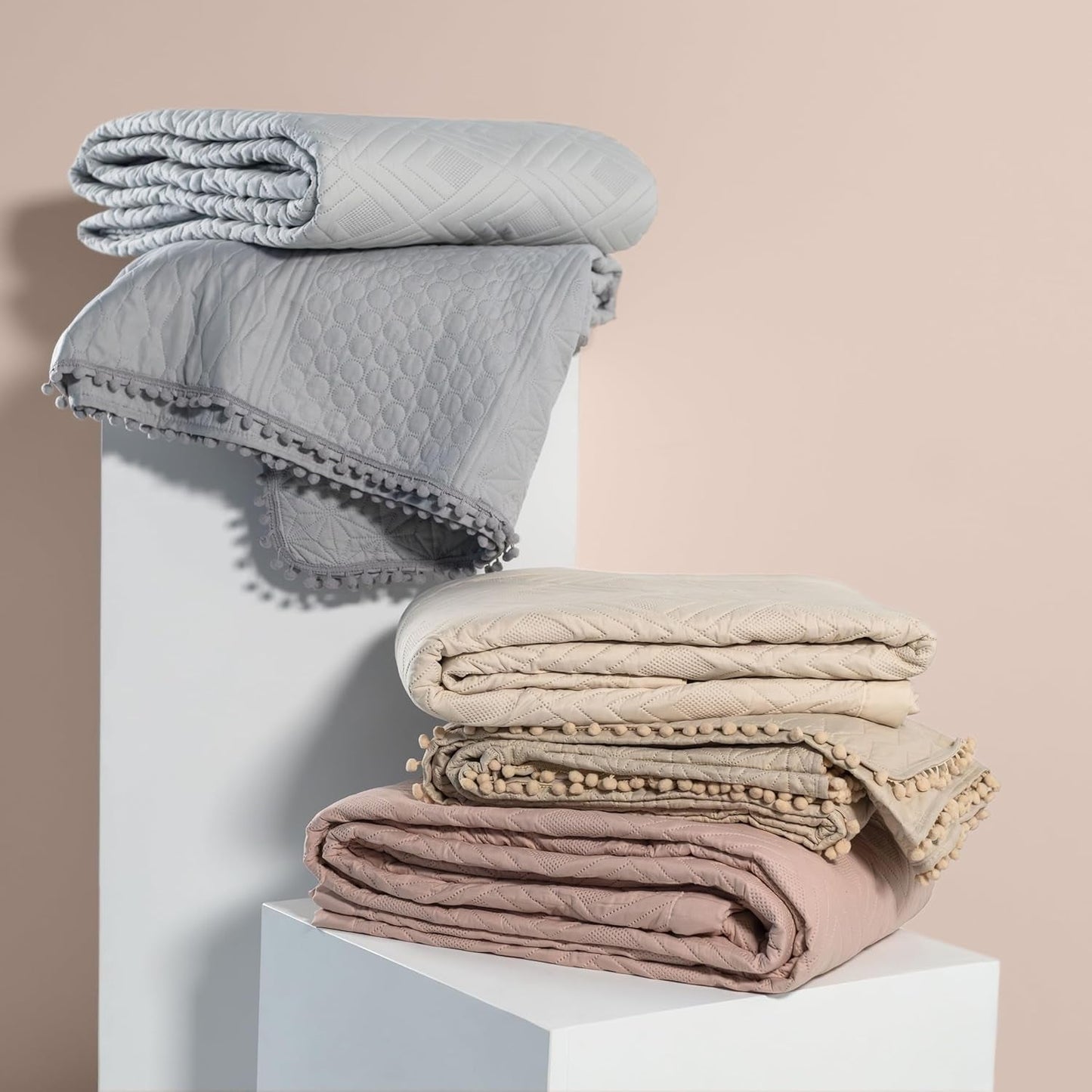 Ameliahome Överkast med pompoms 220X240 Cm Dubbelsidigt överkast Ultrasonic Quilting Polyester Meadore Grå sängar och filtar Besuche den AmeliaHome-Store