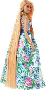 Barbie extra snygg, kurvigt långt jordgubbsblont hår, tvådelad kostym, blå katt, rosa väska, ananassolglasögon inklusive docka, lämplig som present, Hhn14 Naty Shop Dolls