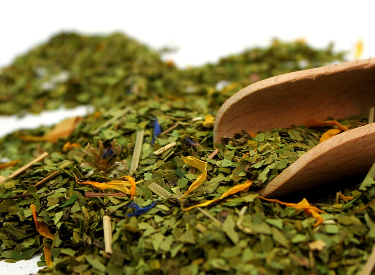 Ekologiskt Mate-te skördat traditionellt, torkat utan rök | Mate Tea Mas Guarana BIO 200G | Organiska blad Bulk | Med guarana, myntablad, citrongräs, blåklintblommor