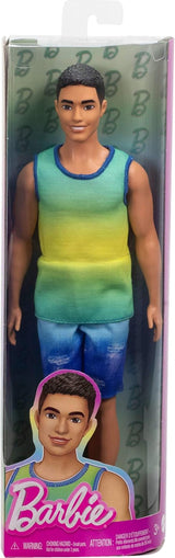 Ken Barbie Fashionistas docka nr. 236 med svart hår, teal ombré linne, jeansshorts och silver sneakers, HYV00