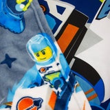 Character World Official Lego® City Fleecefilt, Supermjuk, Varmblå Throw, Cityspace Design, Perfekt för sovrum, camping och sovande, 100 X 150 Cm sängar och filtar Besuche den Character World-Store