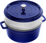 STAUB Gusseisen Bräter/Cocotte, Mit Dämpfeinsatz Aus Edelstahl, Rund 26 Cm, 5,2 L, Aromaregen Funktion Für Optimale Befeuchtung, Für Alle Herdarten Inkl. Induktion & Backofen, Kirschrot, Röta Formar och bakplåtar Naty Shop Dunkelblau