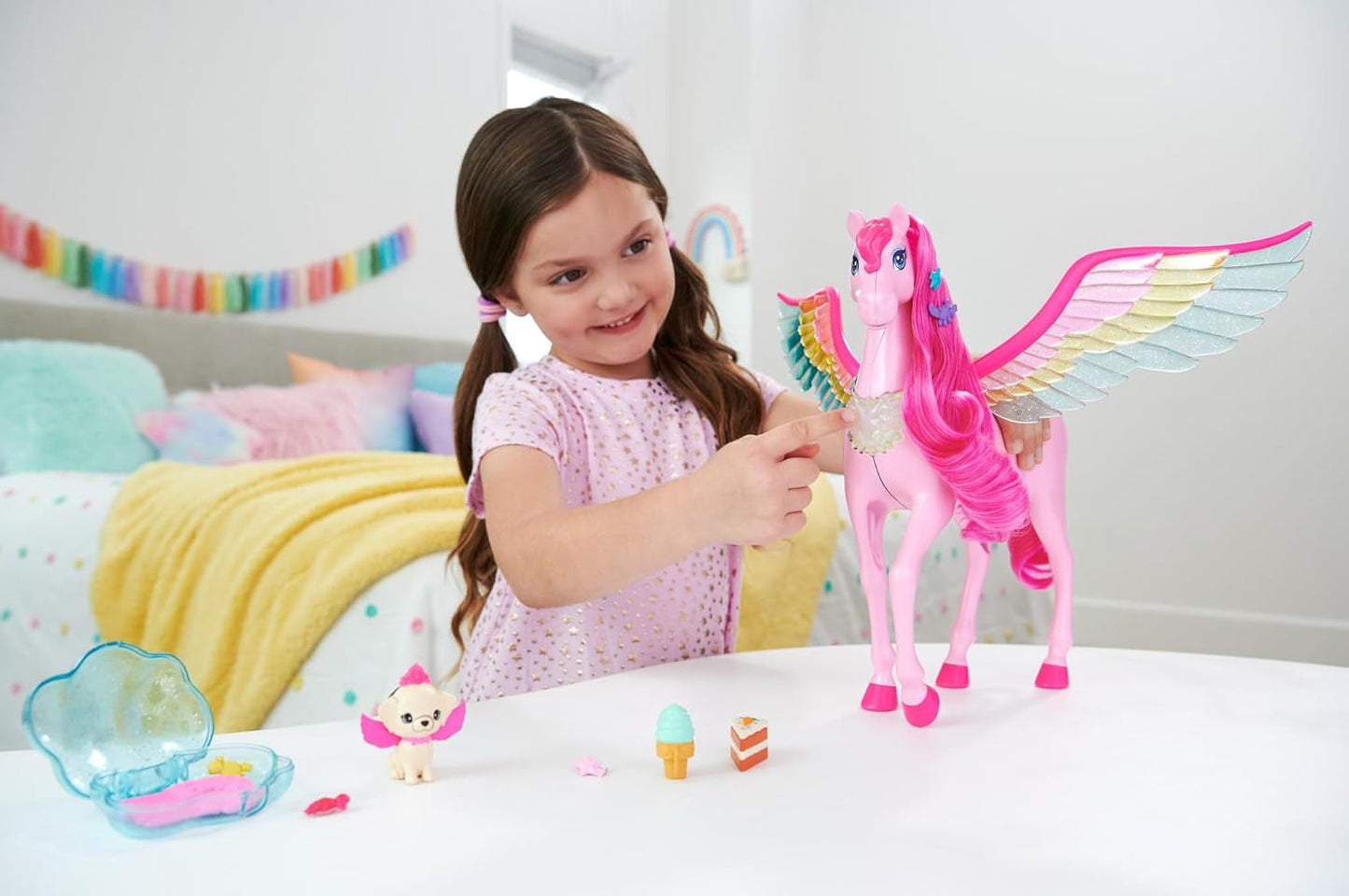Barbie A Hidden Magic Pegasus - interaktiv leksak med ljus och ljud, 10 tillbehör, regnbågsvingar, för barn från 3 år, HLC41 Naty Shop Dolls