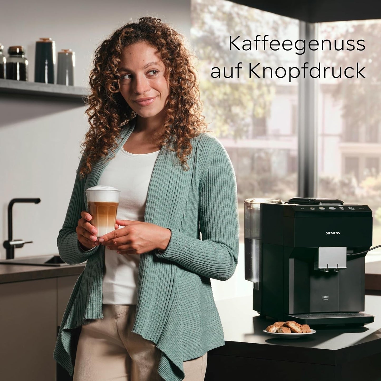 Siemens EQ500 klassisk automatisk espressomaskin, TFT färgskärm, 5 sorters kaffe och mjölk, dubbelkoppsfunktion, enkel rengöring, avtagbar bryggenhet, med mjölkslang, svart, TP511E19