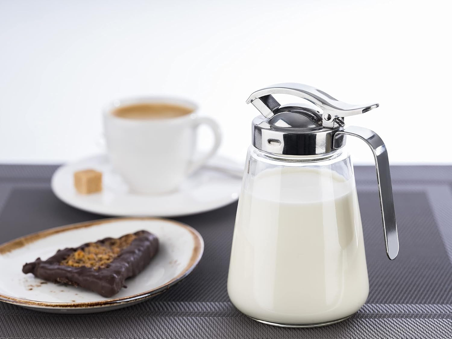 APS 765 Universalmugg, hällmugg i glas med skruvlock i rostfritt stål, hällmugg för honung, kaffegrädde eller andra vätskor, 8,5 x 12 cm, 13 cm hög