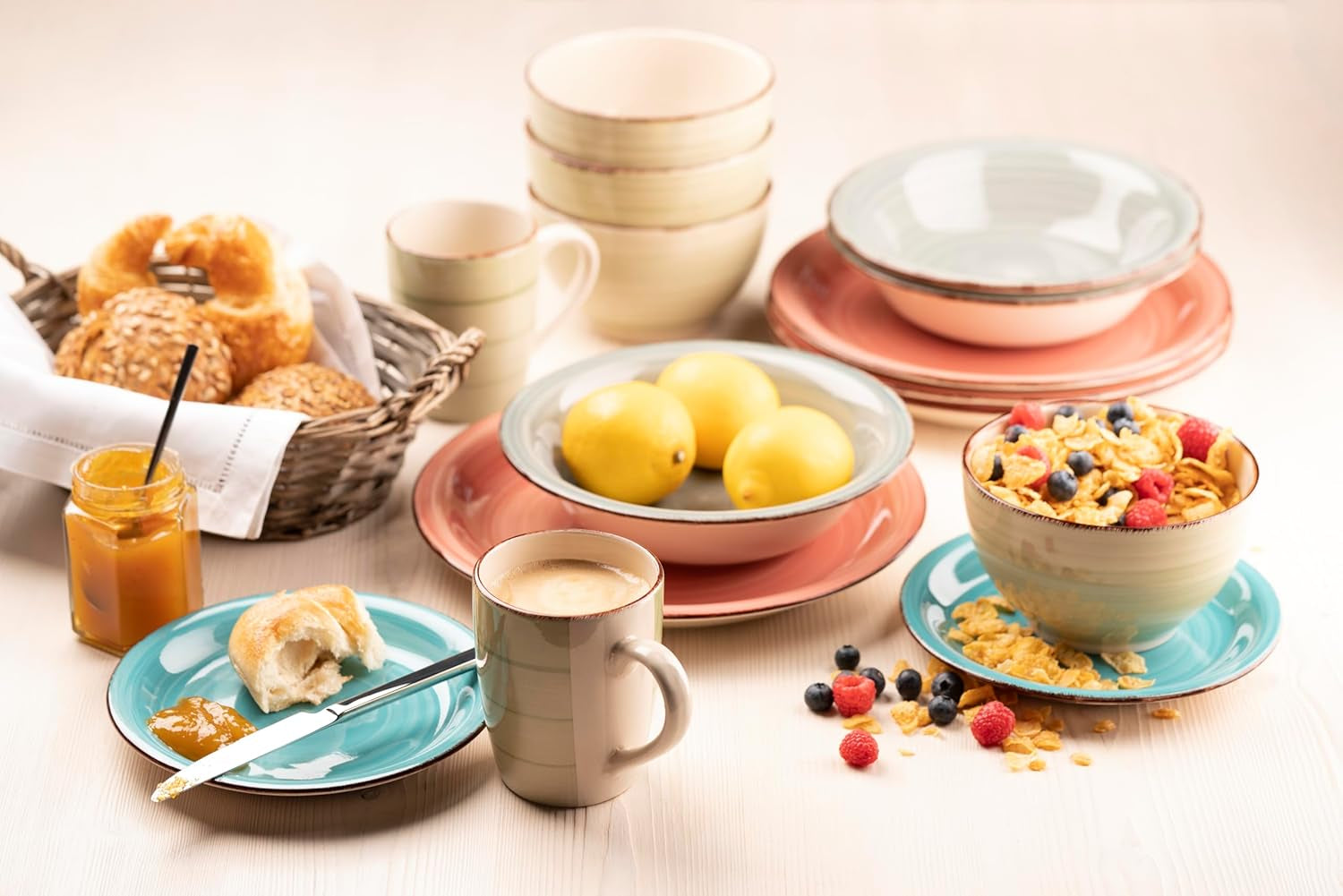 MÄSER 931495 Bel Tempo II servisset för 6 med modern vintagelook, 12-delad bordsservering, handmålad, rosa, stengods