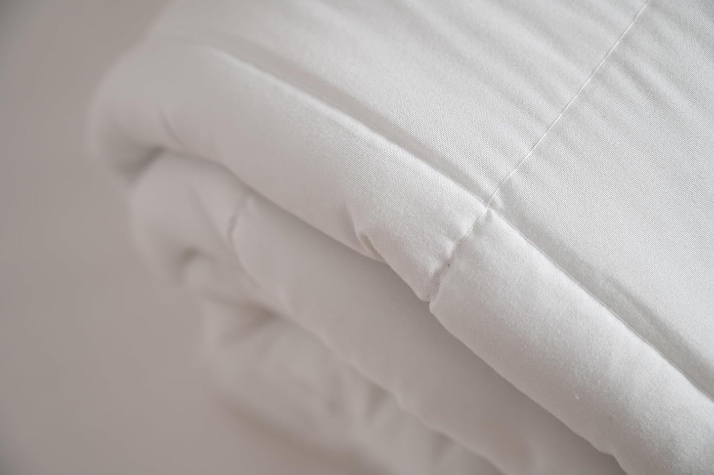 Täcke TRAMAS+ 200 Gr/M² för sängar gjorda av silikoniserade ihåliga fibrer - 150X220 Cm - Oeko Tex certifierad - Vit, mjuk, varm, minimalistisk - Säng 90 Cm Täcken och täcken Naty Shop
