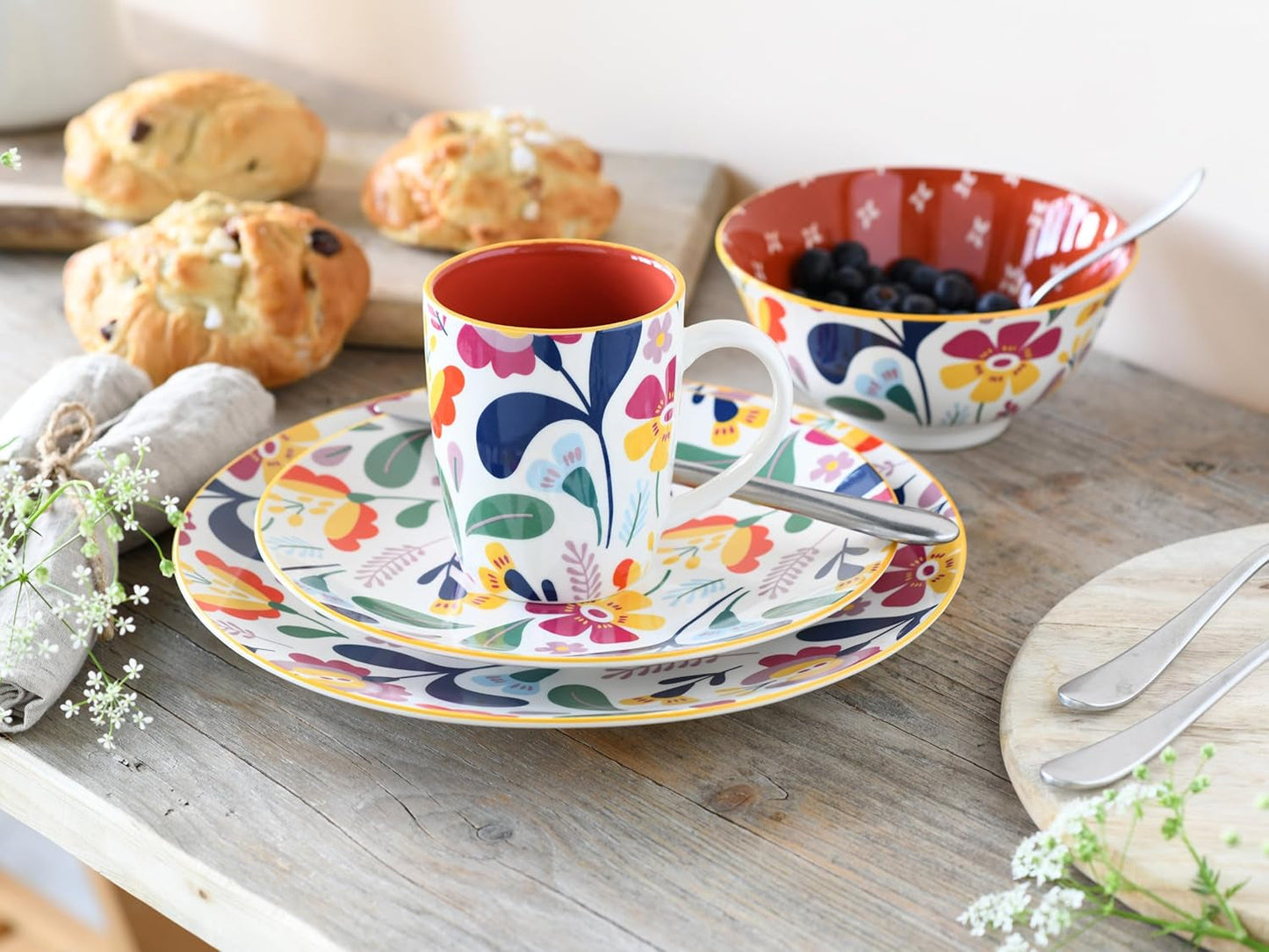 CreaTable, 17407, Folklore-serien, 16-delat servisset för 4, kombinerad porslinsservice, diskmaskin och mikrovågssäker, kvalitetstillverkning