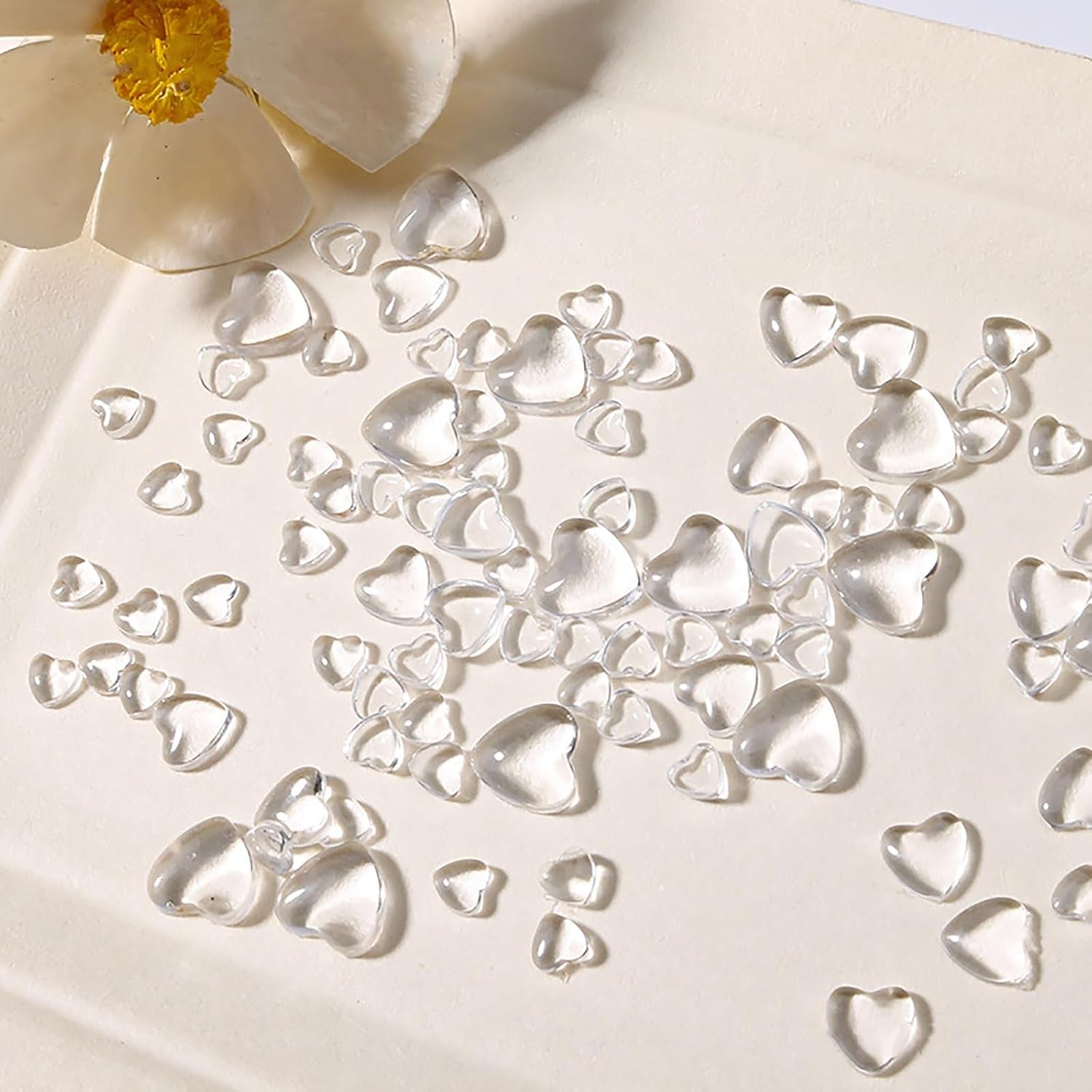 3D Heart Nail Art Charms,320 Stück Niedliche Klar Acryl Herz Nail Charms, Flatback Heart Nagel Strasssteine ​​4Mm 6Mm 8Mm Harz Nagelkunst Dekorationen for Frauen Mädchen DIY Maniküre Zubehör(4Mm 6Mm 8Mm)