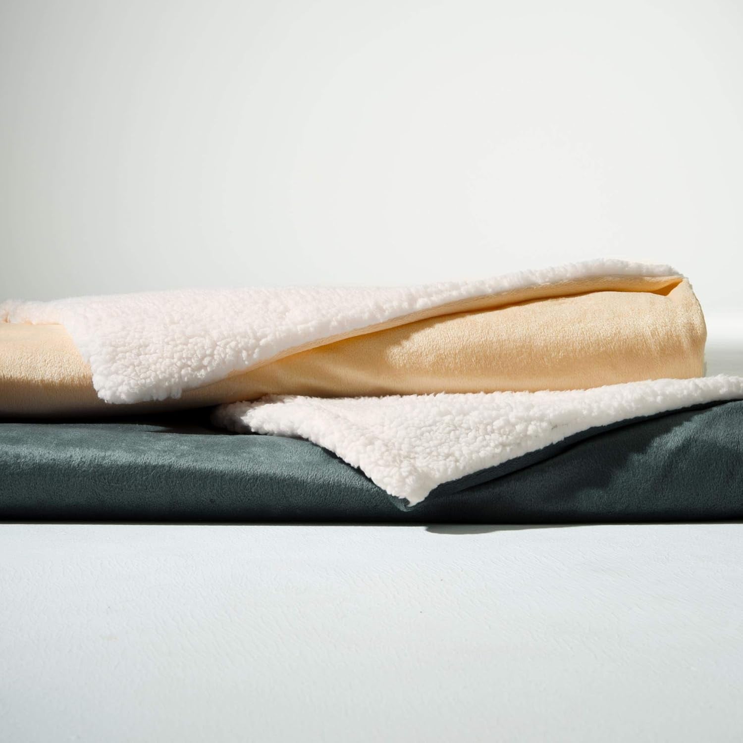 Aqua-Textil Fluffy mysig filt 150 X 200 Cm Grå Vit Melange Plysch TV-filt Överkast Sherpa Fleece Oeko-Tex Ottawa Sängar och filtar Besuche den aqua-textil-Store Grå Nicki Sängkläder 200 X 220 Cm