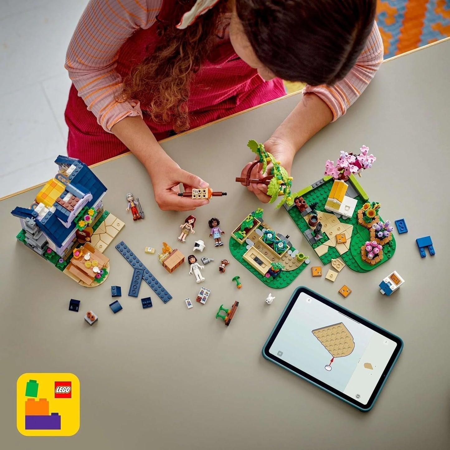 LEGO Friends Hus och Blomsterträdgård Biodlaren Byggset Naturlekset Present för flickor 12+ Byggbart modellset 4 minifigurer och djurfigurer Katt och kanin 42669 Byggset Besuche den LEGO-Store