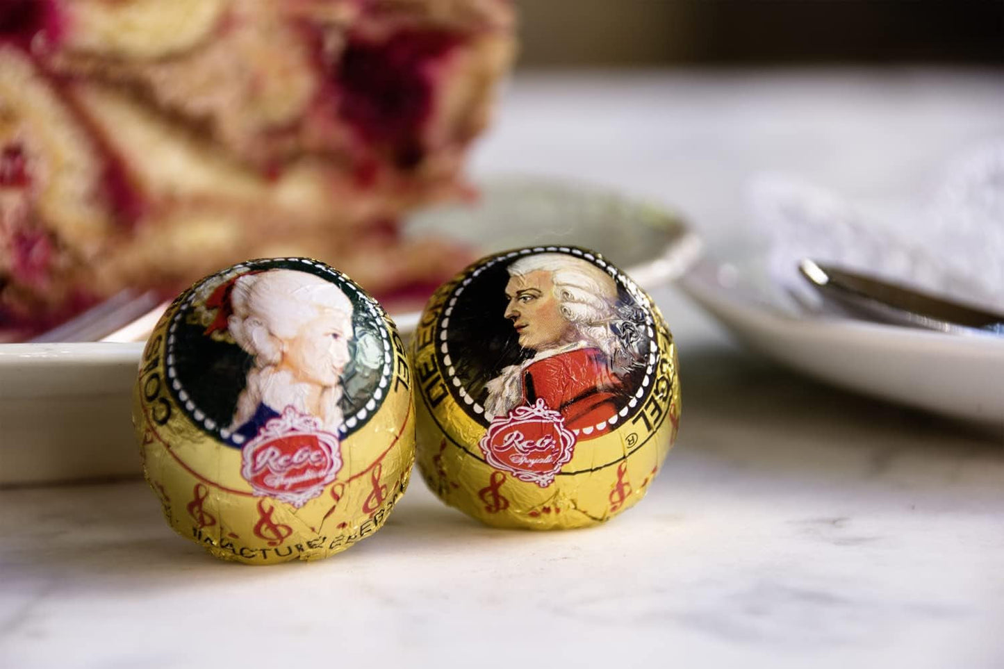 Reber Mozart Balls - Konfektpåse med 8 delar - Äkta Reber Mozart Balls Mörk Choklad, Marsipan & Nougat - 1 x 160g