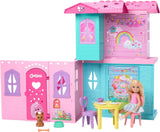 Barbie Chelsea dockskåp med 15+ tillbehör, popup-hus expanderar till över 42 x 33 cm med 5 lekytor och en rutschkana, med en liten docka och en hund, JFW49
